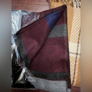 NIB Bleu Nero Men’s Scarf Cashmere Feel 100% Viscose Navy/Gray plus Extra Scarf